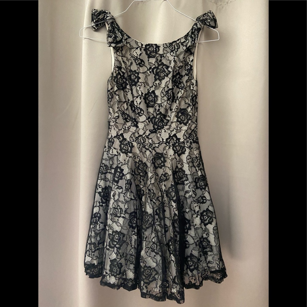 Way-In clothing company lace dress